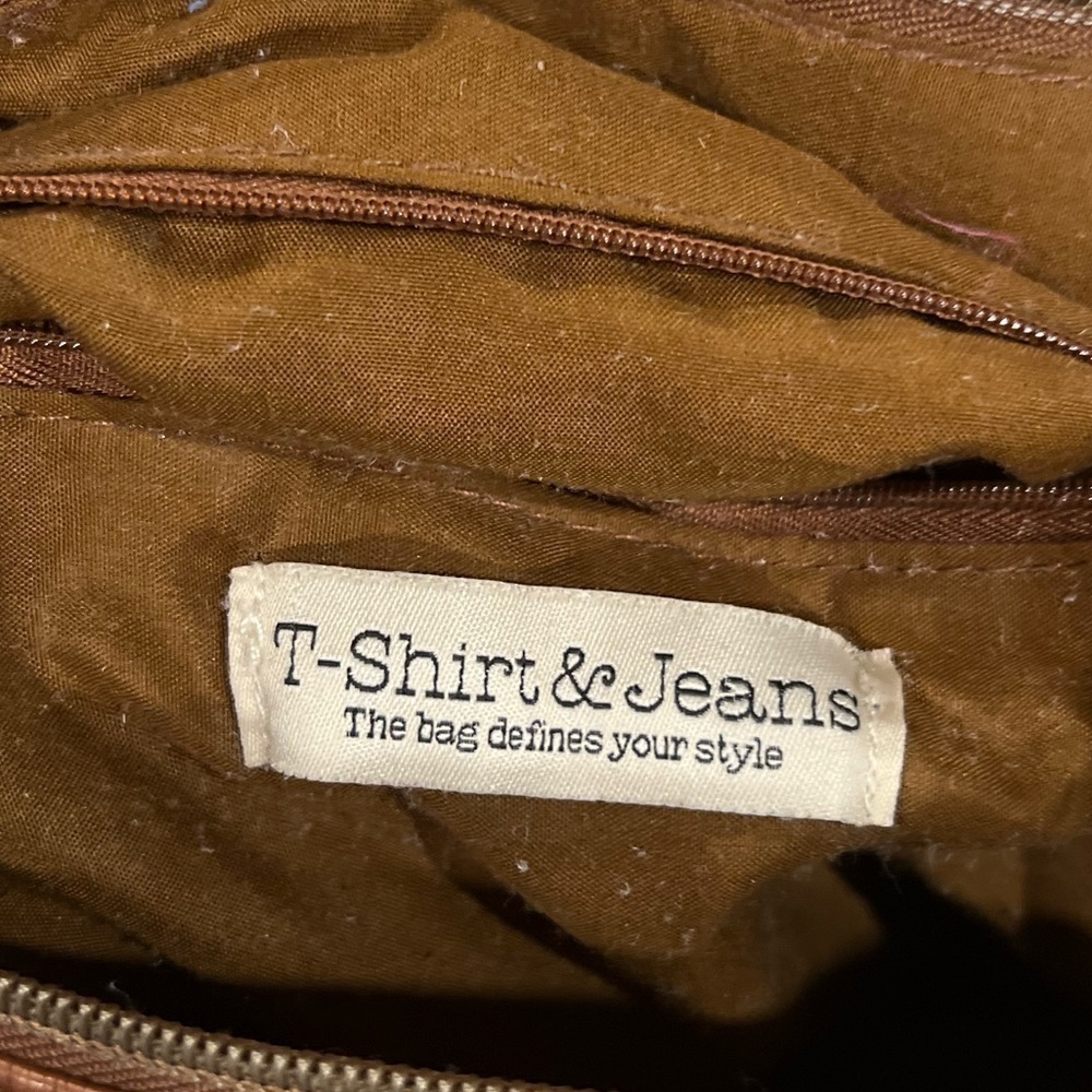 T-shirt & Jeans handbag in GUC - Picture 6 of 7